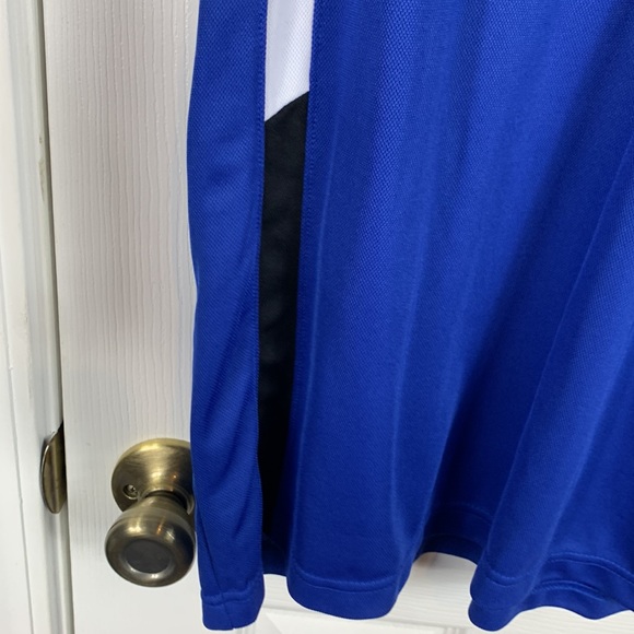 Tworoy blue long sleeved with white/black trim size 2XL. 1/4 zipper - Picture 4 of 7